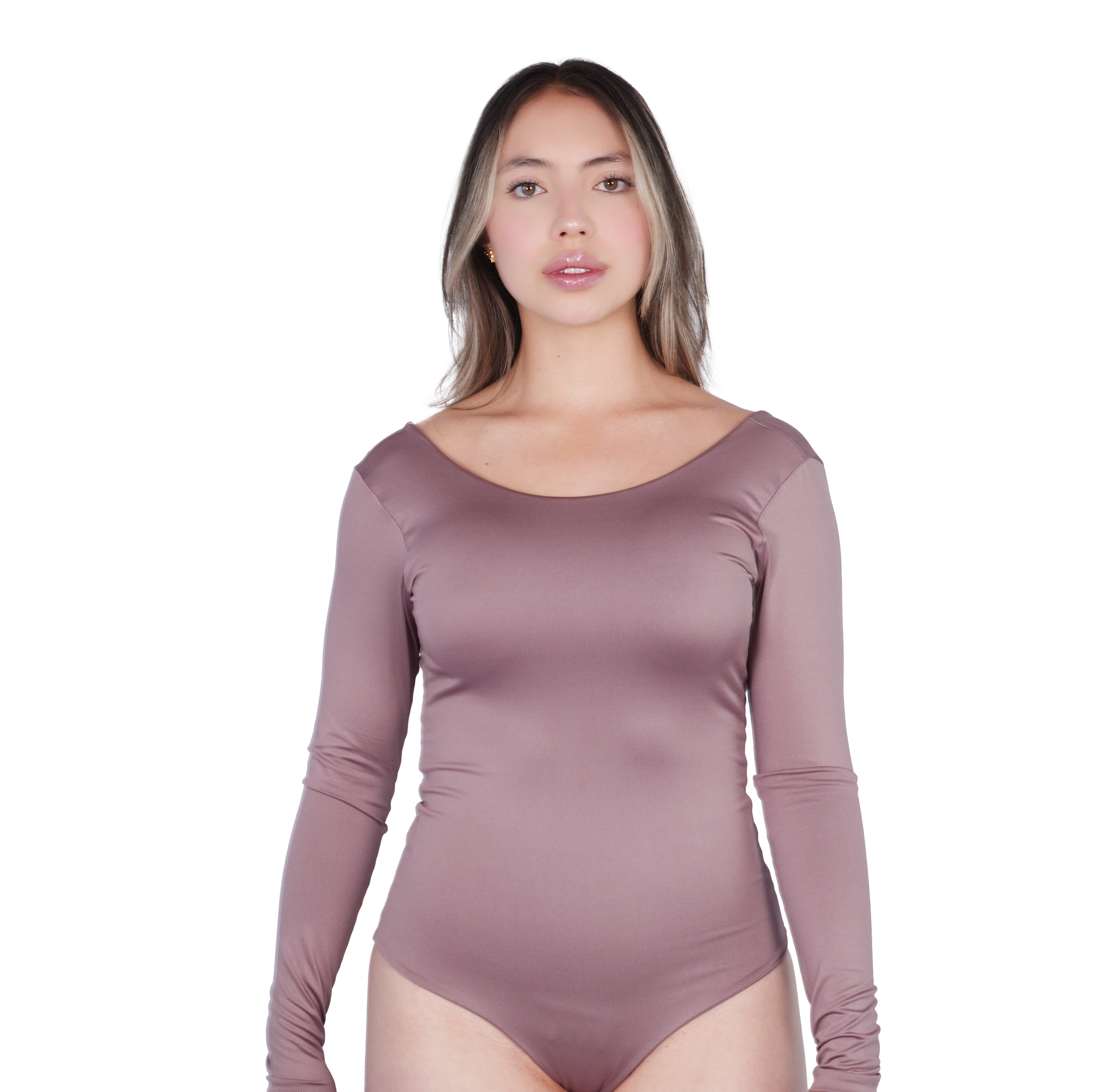 BODY_AMELIA_CAFE_1.jpg