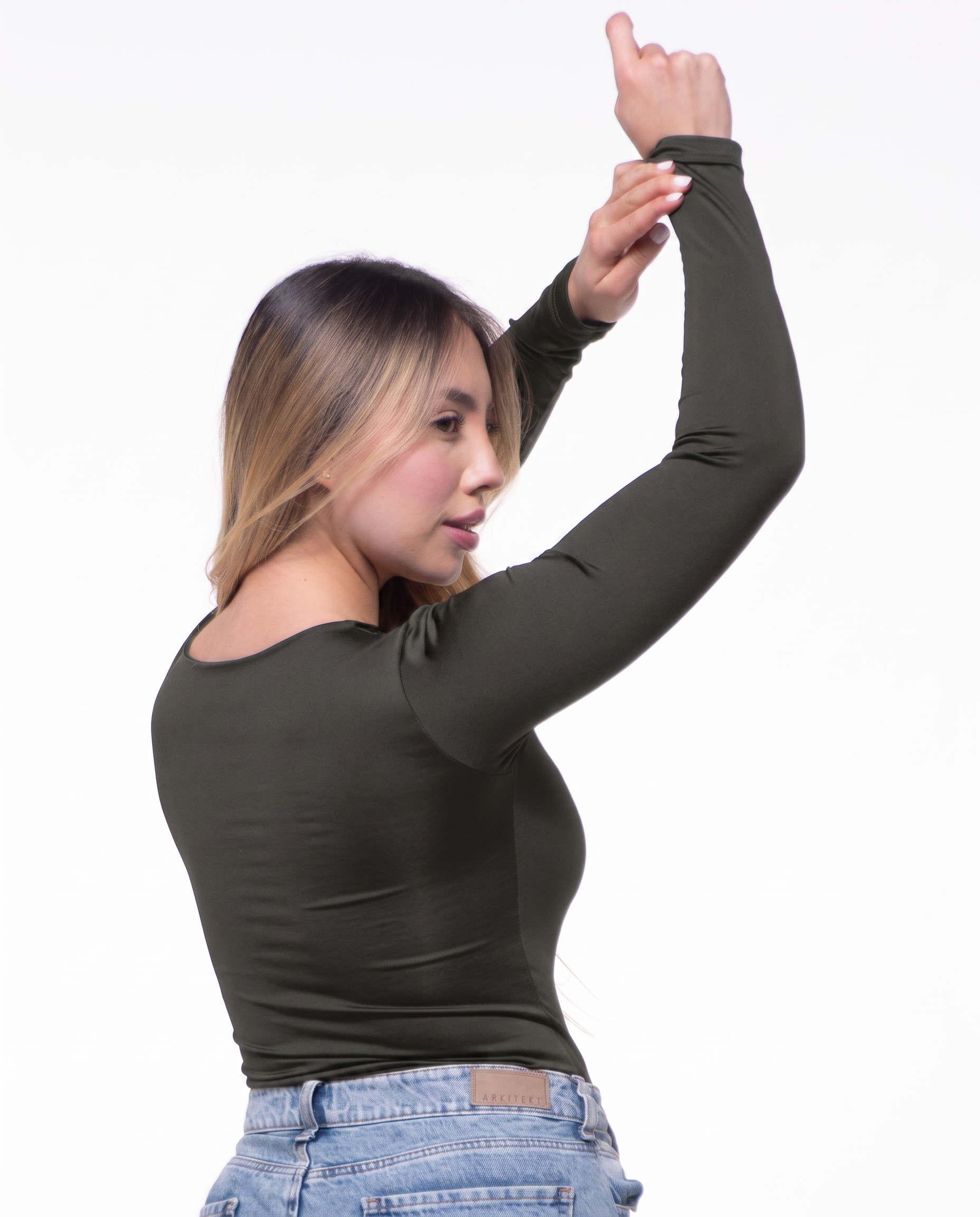magnific_the-woman-is-wearing-a-bl_MXM9SVMDCm.png