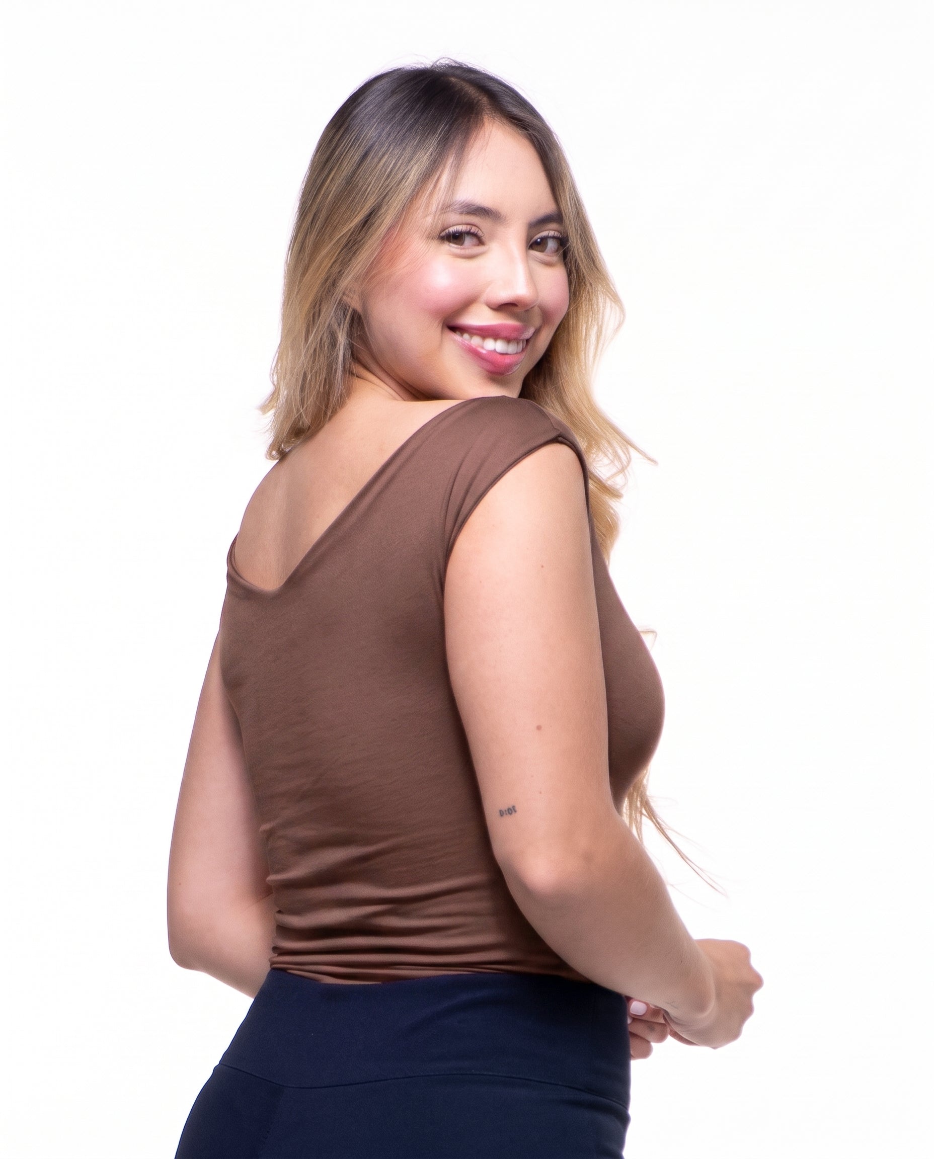 magnific_the-woman-is-wearing-a-re_xgxtQ5sjfW.jpg